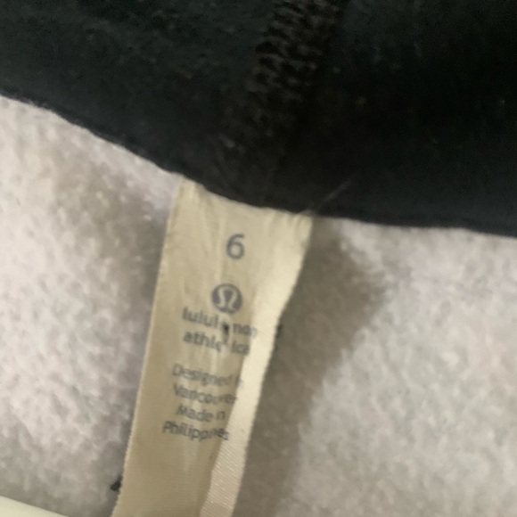 LULULEMON ATHLETICA Hoodie ZipUp jacket. Heavyduty Thick jacket- cold weather!! - Picture 8 of 12
